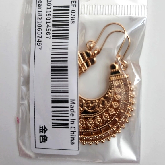 3/$15 - Emery Rose Hollow Out Hoop Earring - Picture 3 of 3